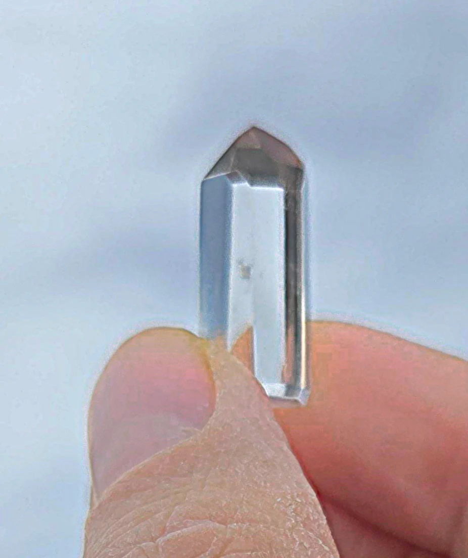 Clear Quartz Towers (Grade A to Exquisite) - Size A - Image 13
